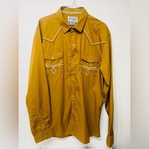 Outlander Pearl Snap Shirt in mustard gold XL